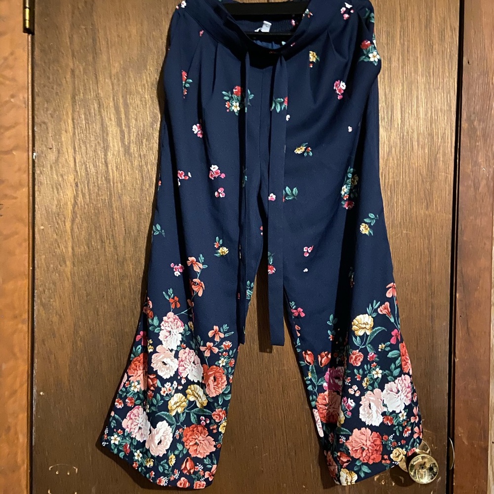 Flower print Capri pants